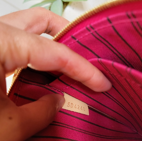 💕 LOUIS VUITTON Neverfull Monogram "PEONY" Mm/Gm Clutch/ Wristlet/Crossbody - Picture 11 of 16